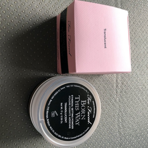 Too Faced Born This Way Setting Powder - Picture 4 of 5